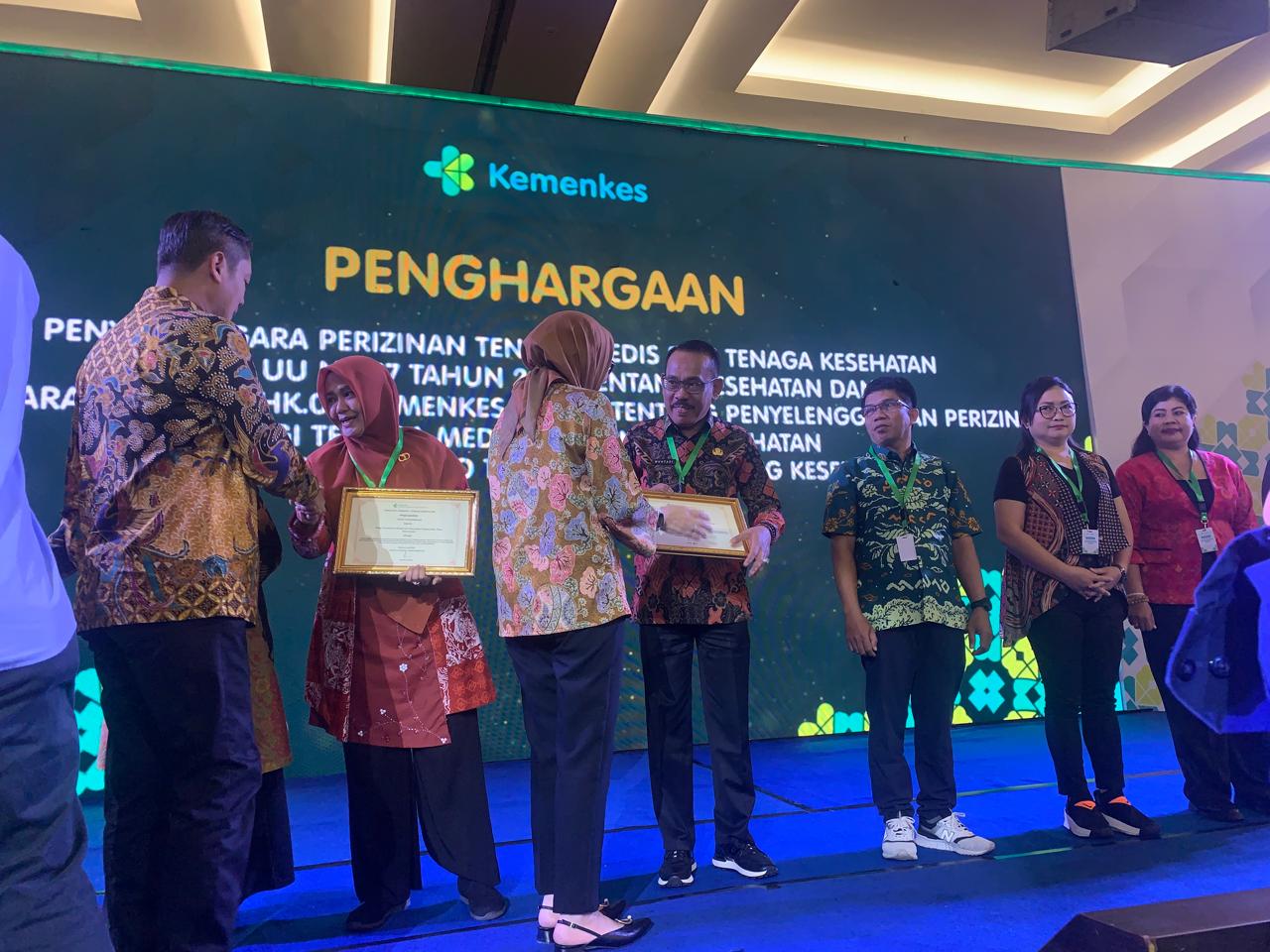 DPMPTSP Bandar Lampung Raih Penghargaan Dari Kemenkes RI