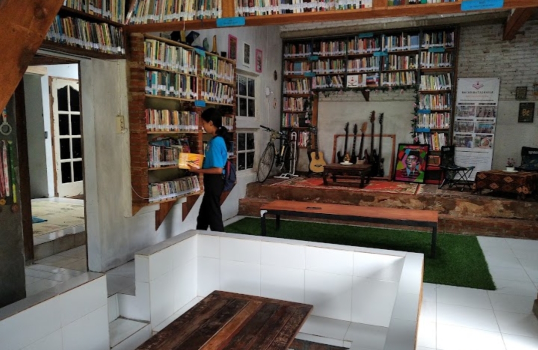 Baca di Bataranila, Mini Book Cafe di Lampung, Ada Perpustakaan dan Ruang Temu 