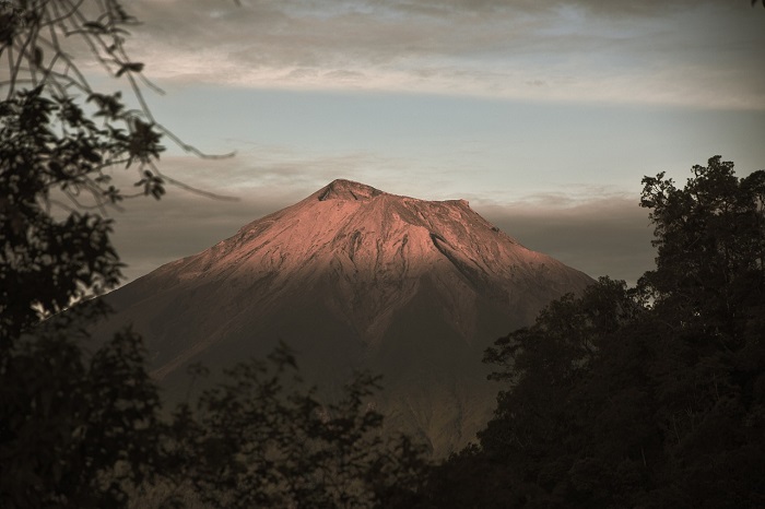 7 Gunung Tertinggi di Pulau Sumatera, No.4 Namanya Asing