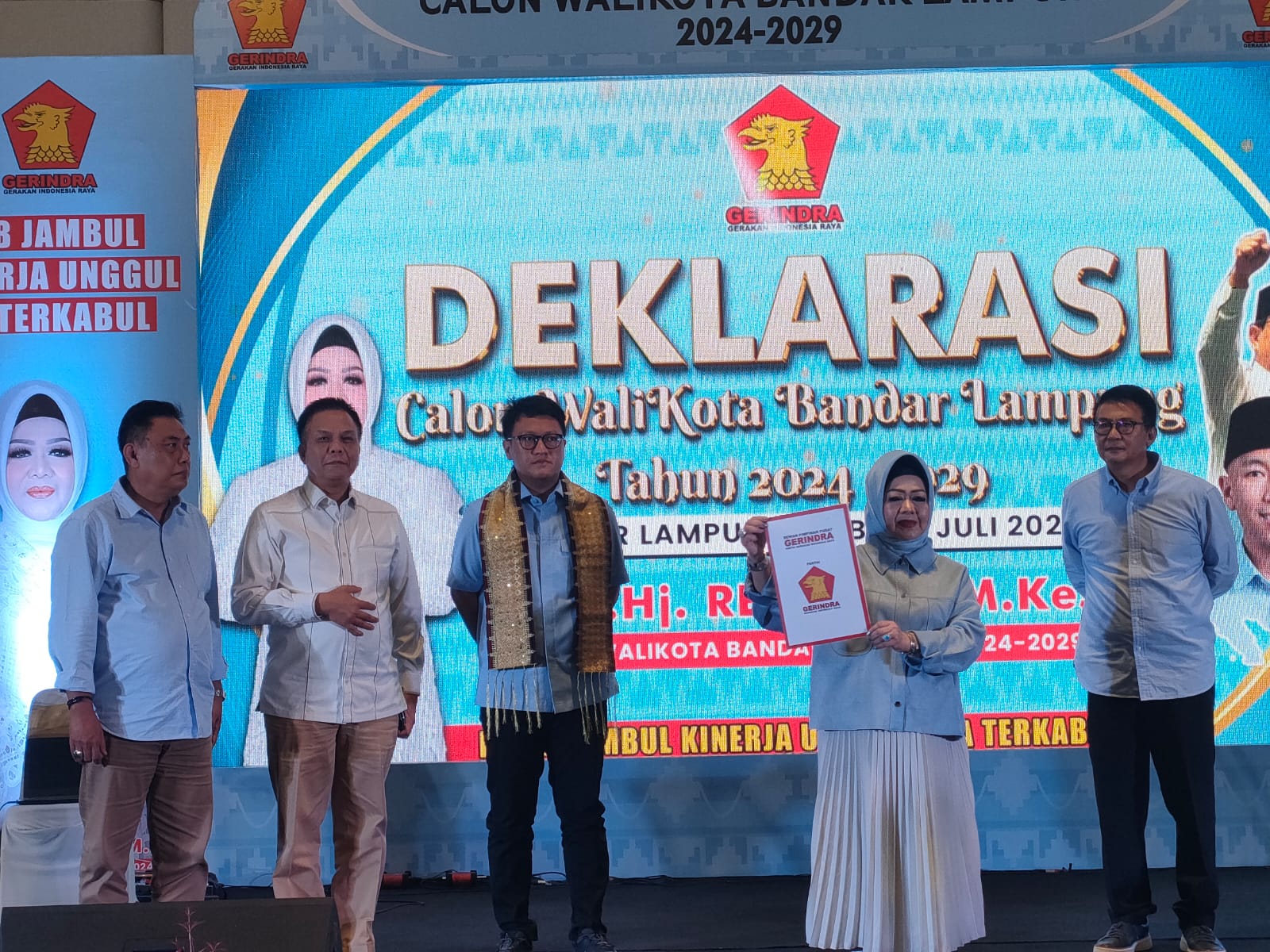 Gerindra Berikan Surat Tugas kepada Reihana sebagai Bacawalkot Bandar Lampung