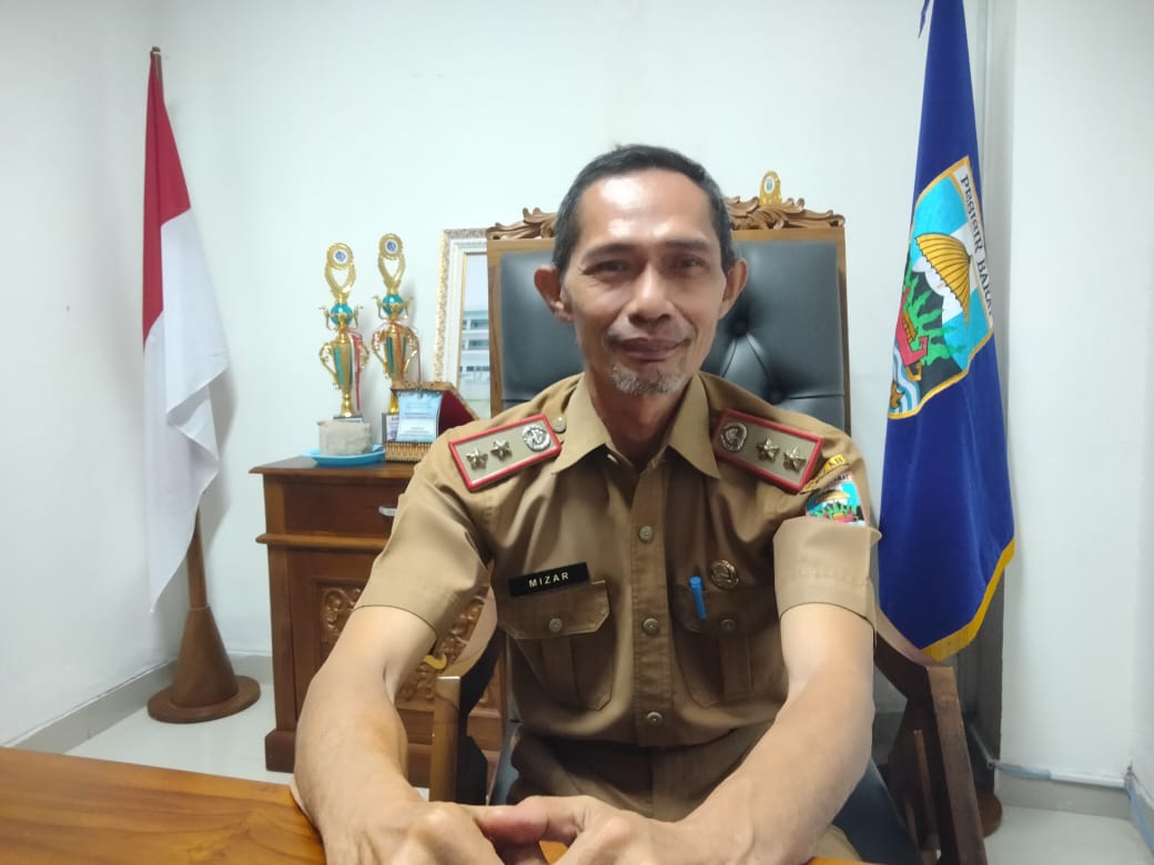 Pemkab Pesisir Barat Salurkan Dana Hibah Pilkada Untuk KPU dan Bawaslu