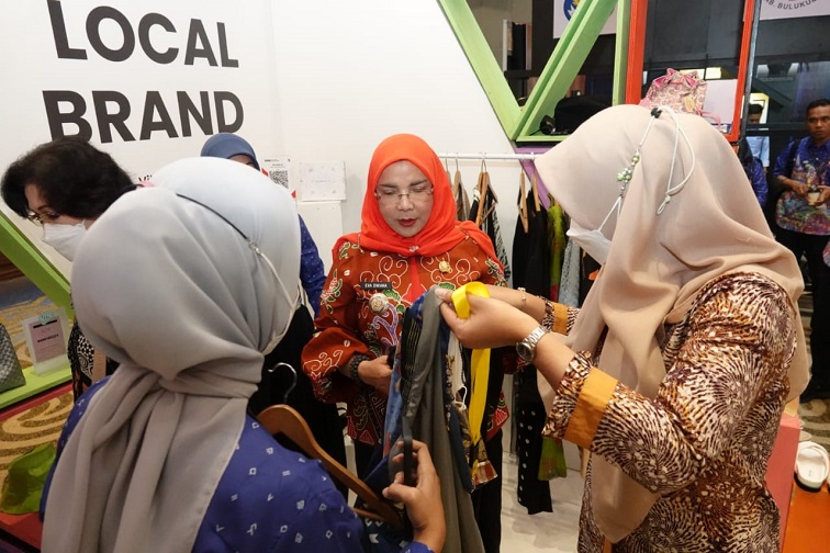 Eva Dwiana Promosikan UMKM Bandar Lampung di Makassar