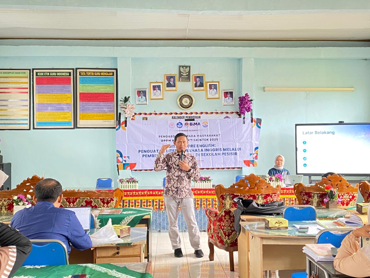 Guru SMAN Muhammadiyah 1 Kota Agung Diberikan Pelatihan Pemanfaatan AI Oleh Dosen Teknokrat 