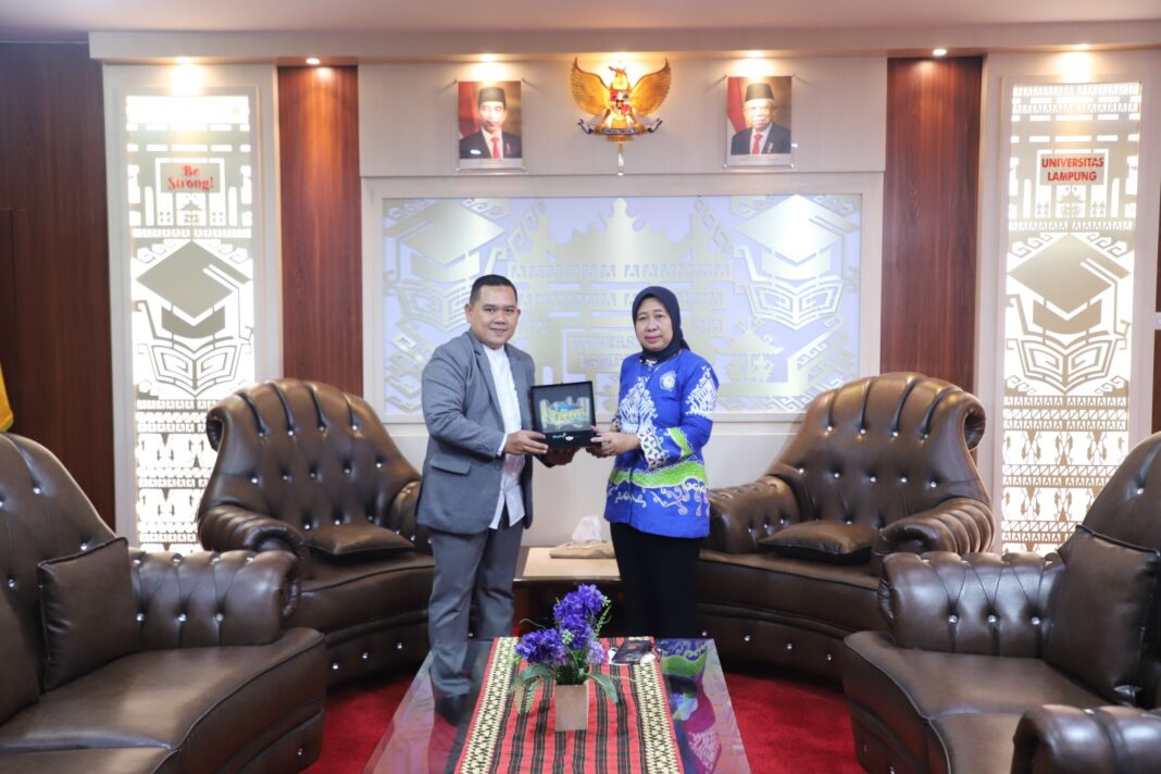 Rektor Unila Terima Audiensi dari Bank Syariah Indonesia