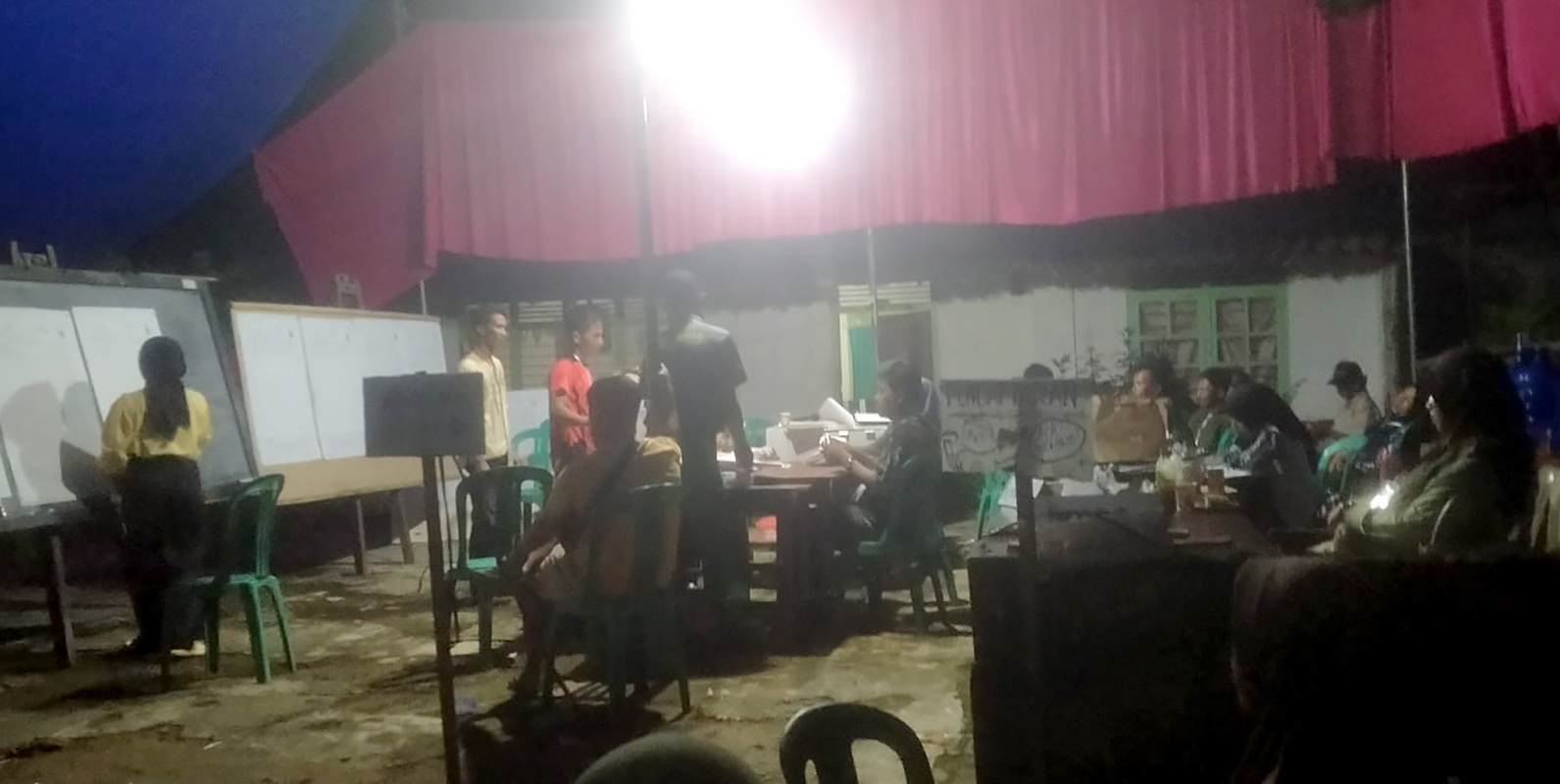 KPPS Bekerja Hingga Dini Hari, TNI-Polri Kawal Ketat Hasil Perhitungan Suara Pemilu 2024 di Pringsewu 