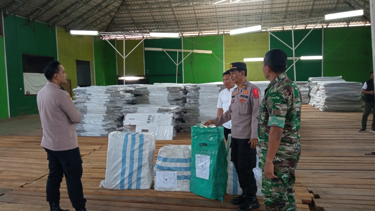 Pastikan Logistik KPU Aman, Kapolres dan Dandim Cek Gudang