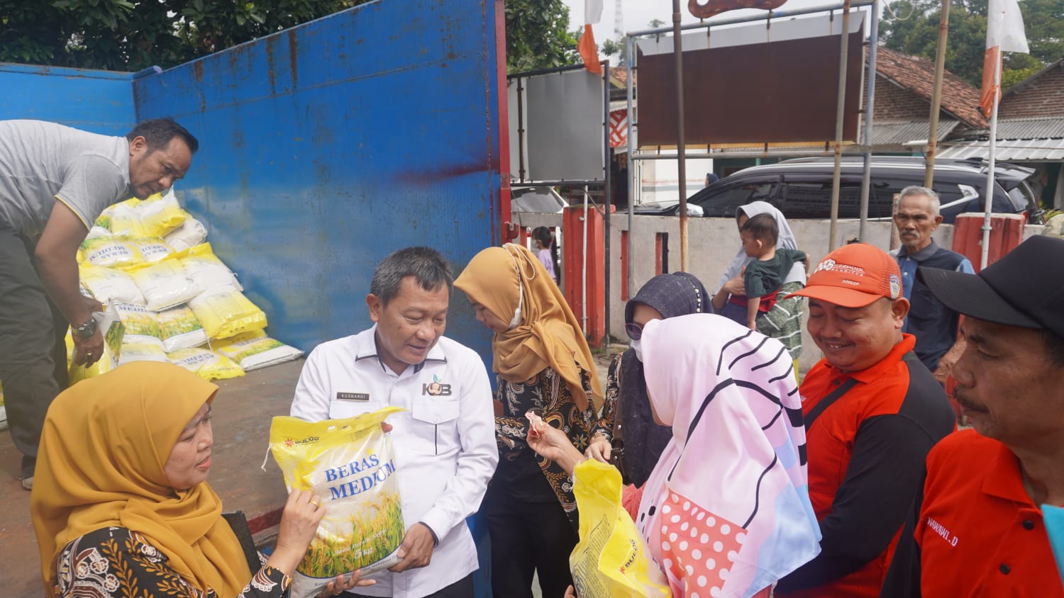 Berkah Ramadhan Tahun 2023, Pemerintah Salurkan Bansos Berbentuk Pangan dan Beras 10 Kg ke Masyarakat, Yuk Cek