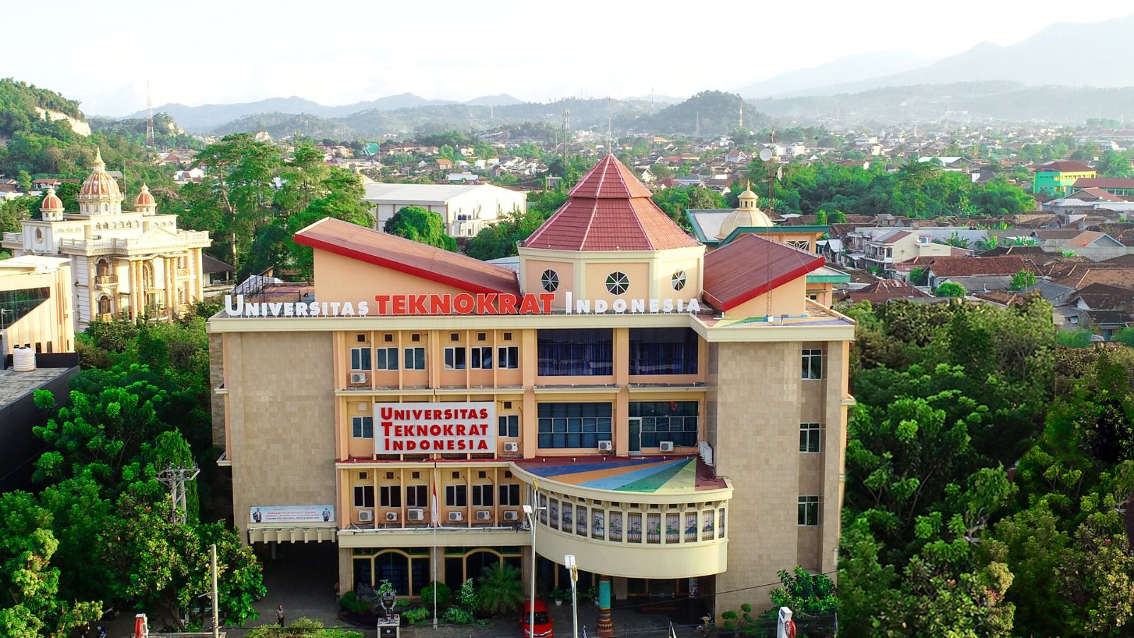 Universitas Teknokrat Indonesia PTS Terbaik Luar Pulau Jawa Versi Times Higher Education