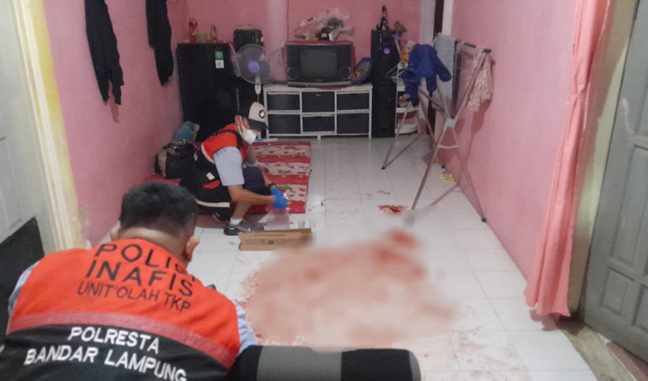 Wanita Paruh Baya Ditemukan Tewas Bersimbah Darah di Rumah Menantu, Polisi Selidiki Motif
