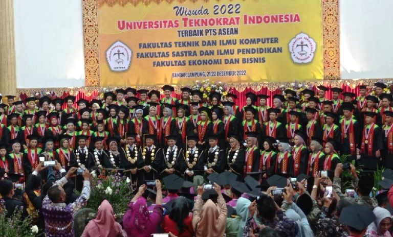 Tahun 2022, Universitas Teknokrat Indonesia Luluskan 1.241 Mahasiswa 