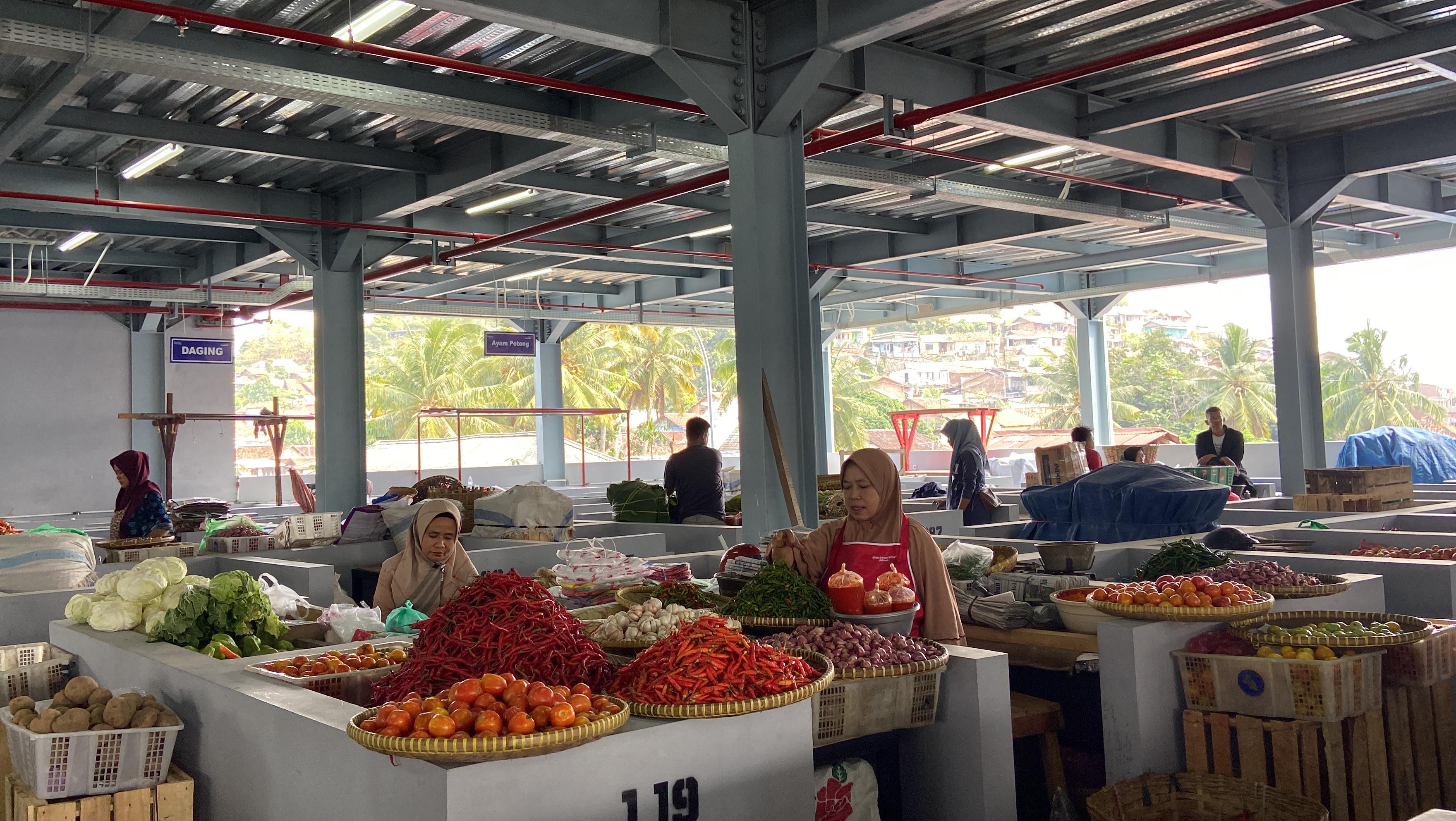 Harga Cabai dan Komoditinya Alami Penurunan, Pasar Pasir Gintung Tetap Sepi Pembeli