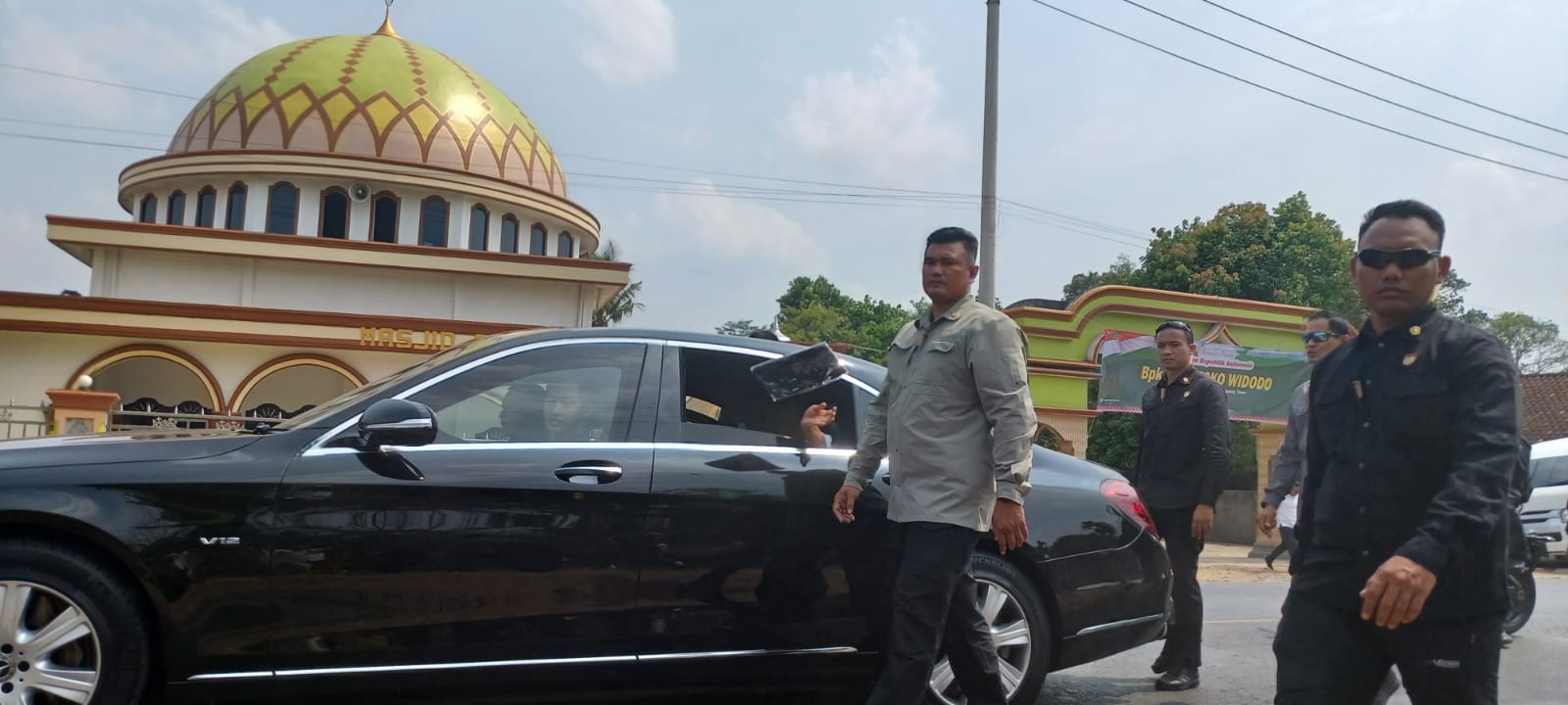 Presiden Tidak Jadi Sholat Jumat di  Masjid Al Aqso Lampung Timur, Ternyata Cuma Mampir dan Melakukan Hal ini