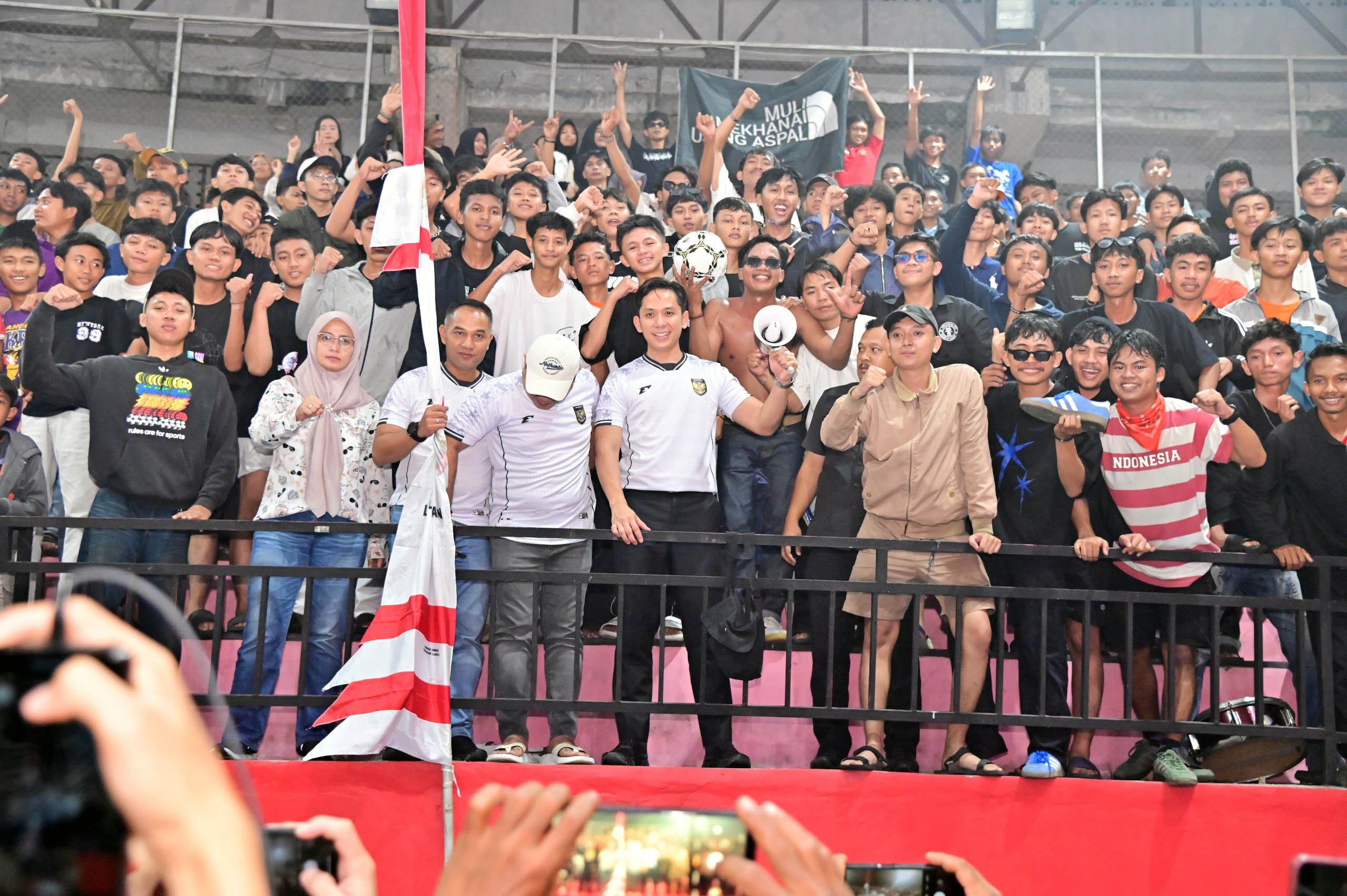 Dukung Timnas Indonesia Bupati Lampung Selatan Egi Nobar di GWH Kalianda