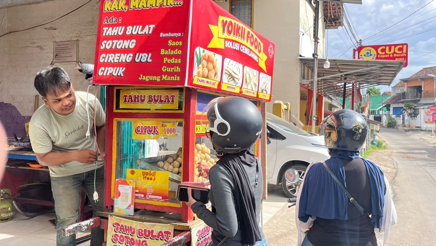 Dari Dapur ke Kampus, Cahya Buktikan Mahasiswa Bisa Sukses Kuliah Sembari Bisnis dengan Omzet Belasan Juta