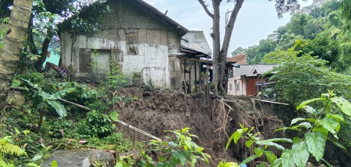 Pasca Longsor di Kelurahan Panjang, Ada Warga Menjerit Belum Tersentuh Bantuan