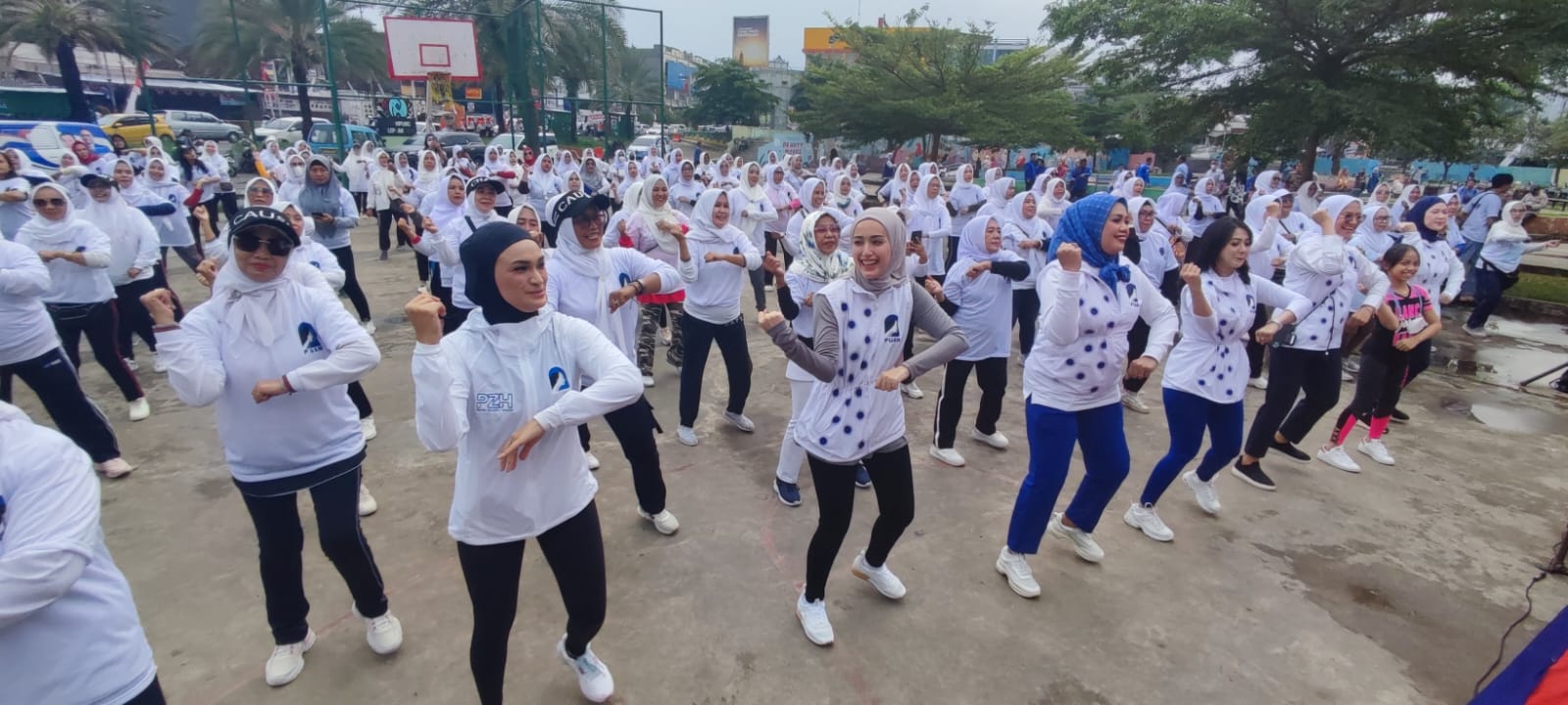 Slebew, Putri Zulkifli Hasan Senam Bareng PUAN PAN Bandar Lampung