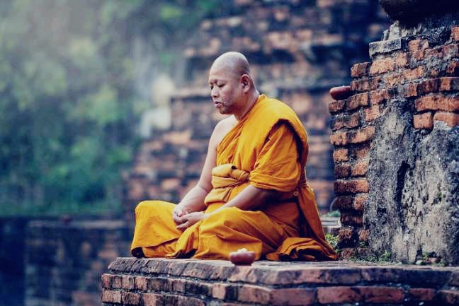 Mengenal Meditasi dan Posisi yang Dianjurkan Dalam Agama Buddha