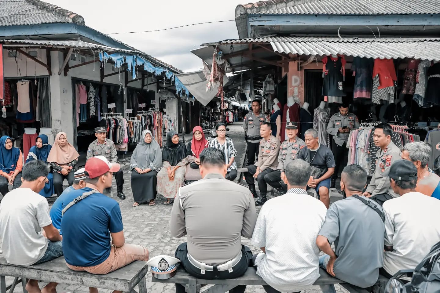 Di Jumat Curhat, Pedagang Pasar Panaragan Tubaba Keluhkan tak Aman