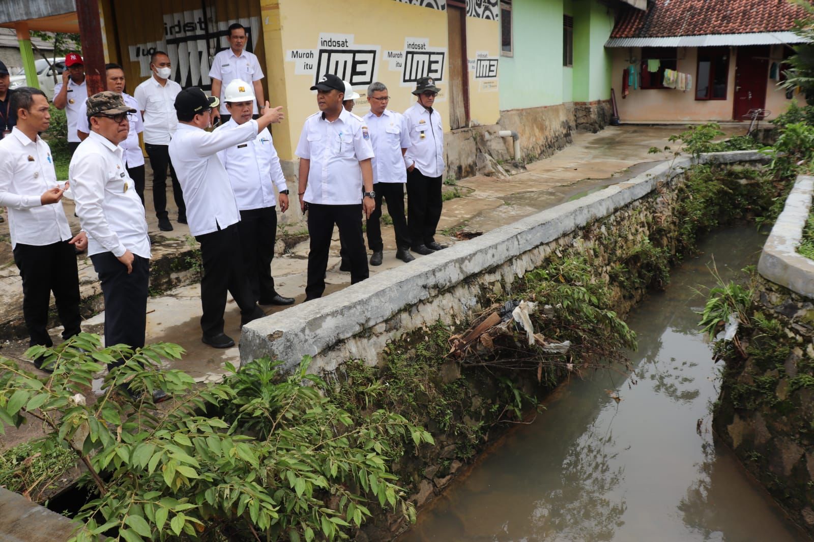 Pantau Pembangunan Infrastuktur usai Masalah Banjir, Wali Kota Metro Minta Pembangunan Talud Dibongkar