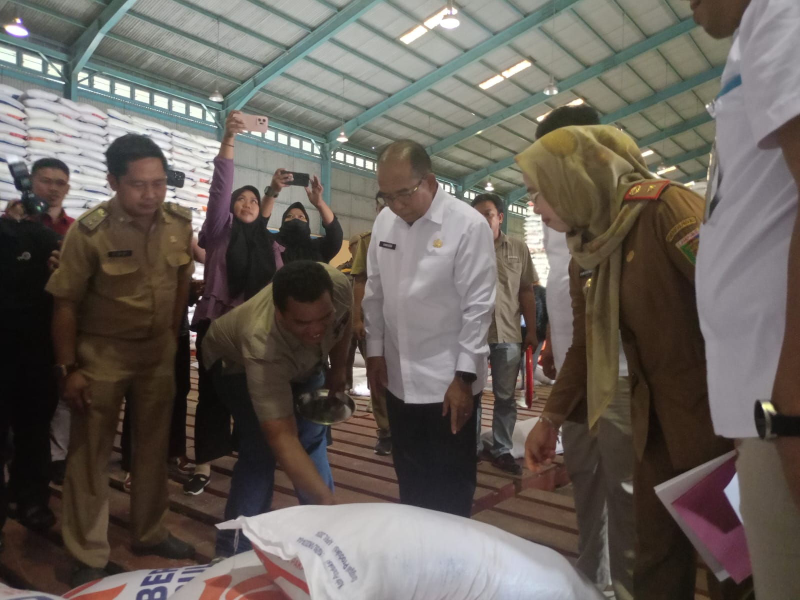 Pj. Gubernur Klaim Persediaan Pangan Lampung Aman, Begini Kondisi Stok di Bulog