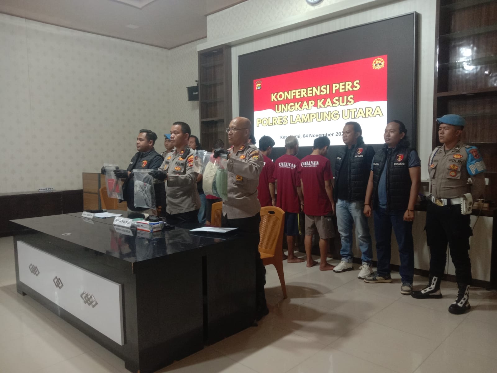 Polres Lampura Ungkap 4 Kasus, 5 Tersangka Ditangkap