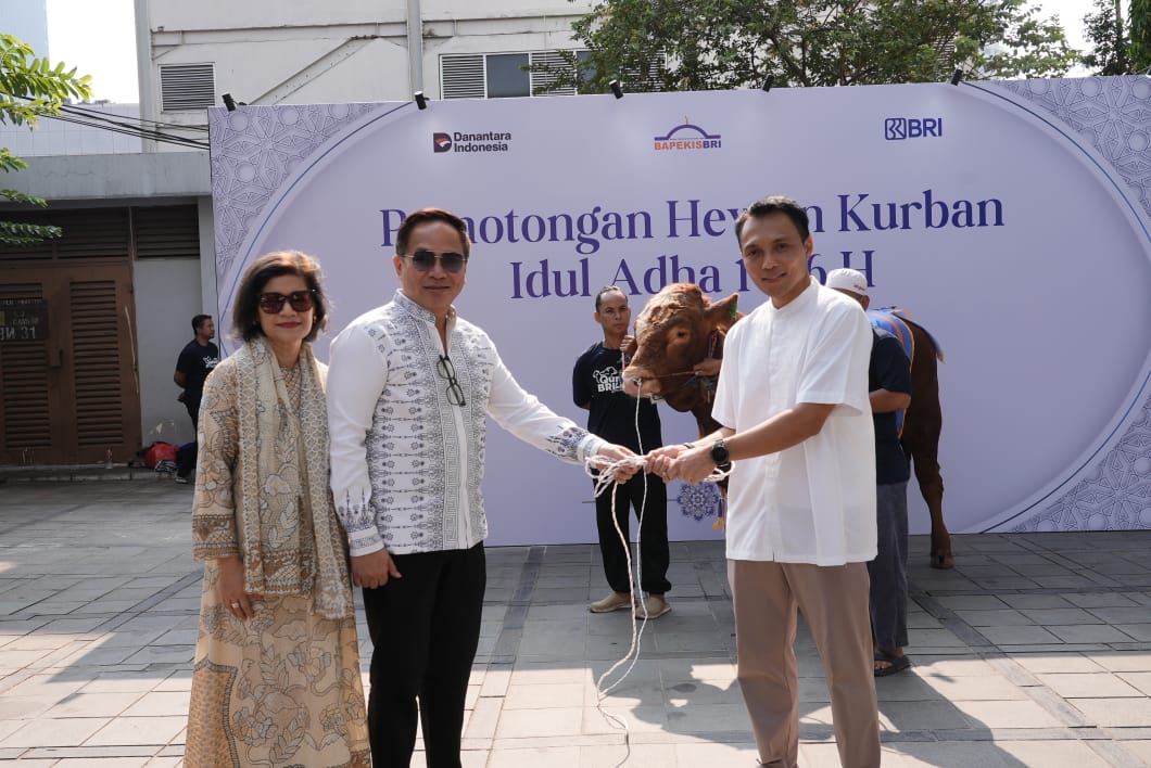 Semangat Berbagi Idul Adha 1446 H, Bapekis dan Karyawan BRI Salurkan 961 Hewan Kurban untuk Masyarakat