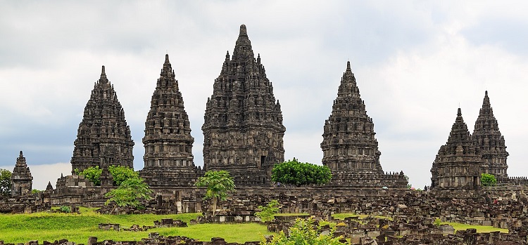 Ingin Berkunjung ke Candi Prambanan? Ini 5 Spot Menarik Cocok untuk Berfoto bersama Keluarga 