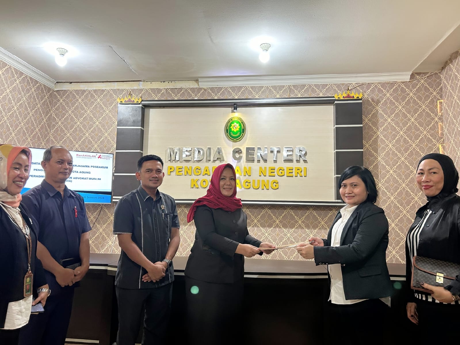 Beri Bantuan Hukum secara Gratis, Peradmi dan PN Kota Agung Tanggamus Lampung Jalin Kerjasama