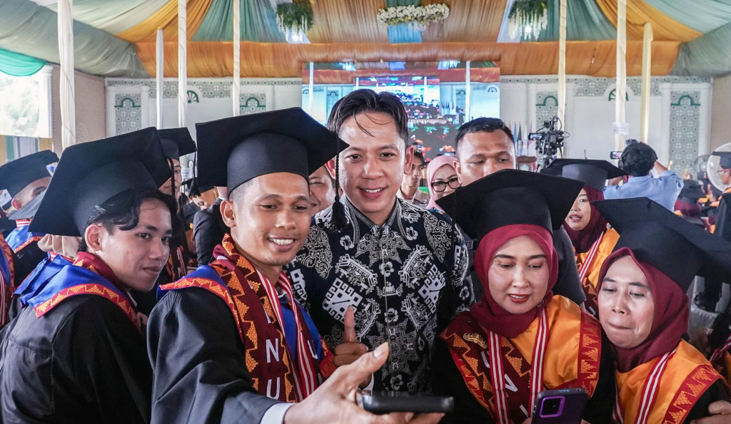 Hadiri Wisuda Universitas Islam An Nur, Bupati Lamsel Egi Anggarkan Rp 11 Miliar untuk Jalan