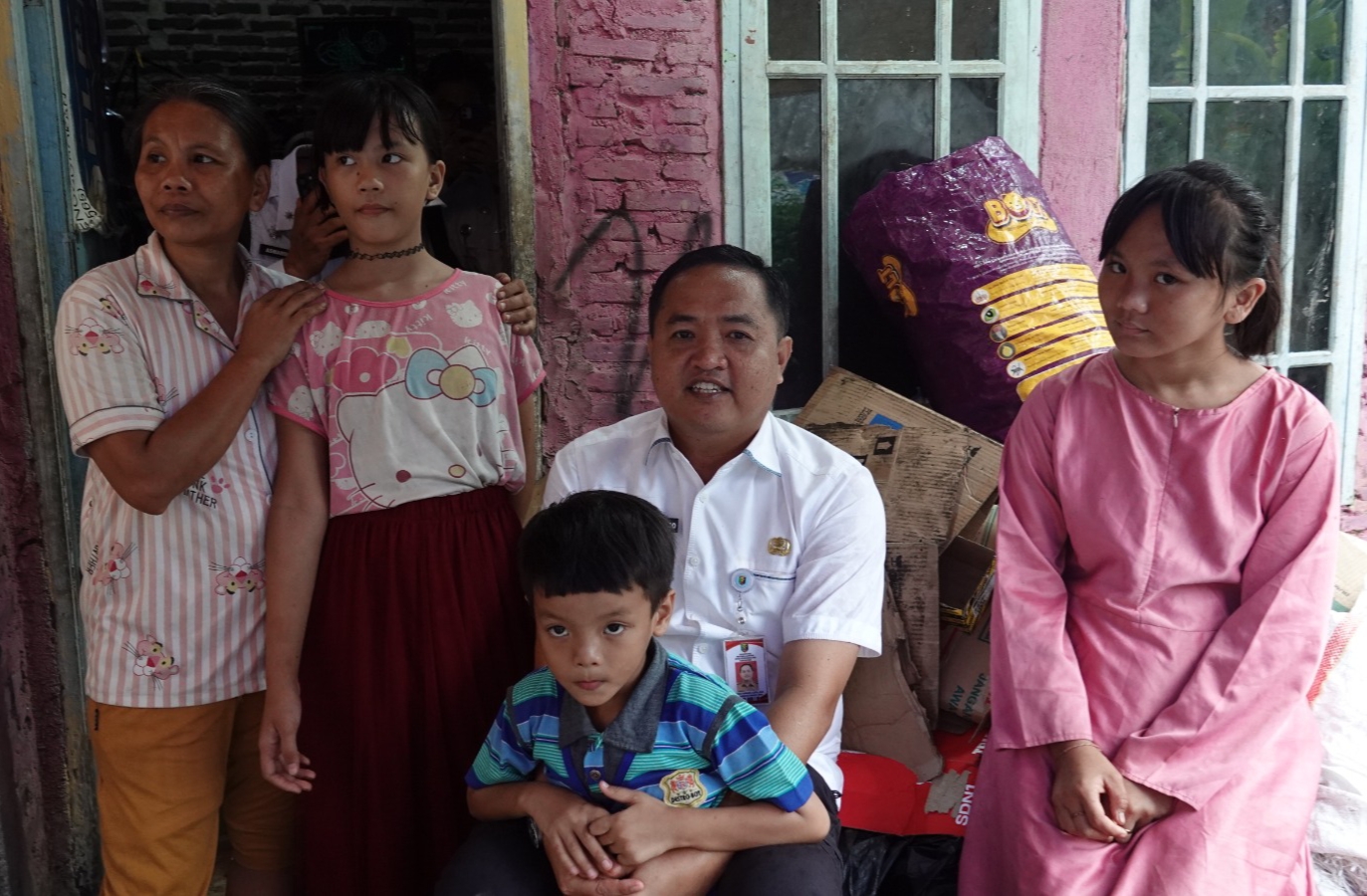 Gubernur Mirza Pastikan Gina dan Adik-Adiknya Bisa Sekolah Lagi, Semua Biaya Ditanggung Lewat Sekolah Rakyat