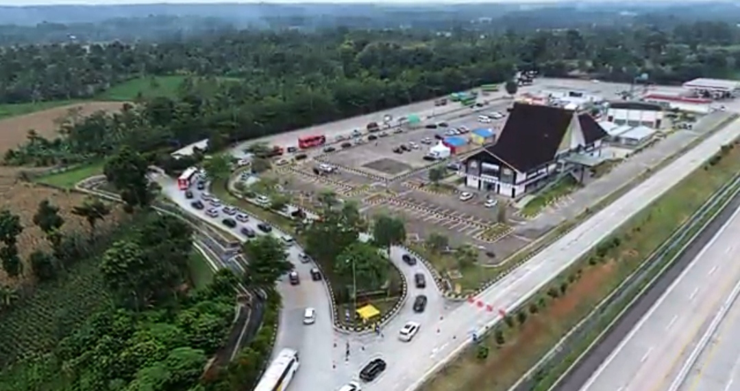 Urai Kepadatan Menuju Pelabuhan Bakauheni, Tol Bakter Berlakukan Delay System di Sejumlah Rest Area