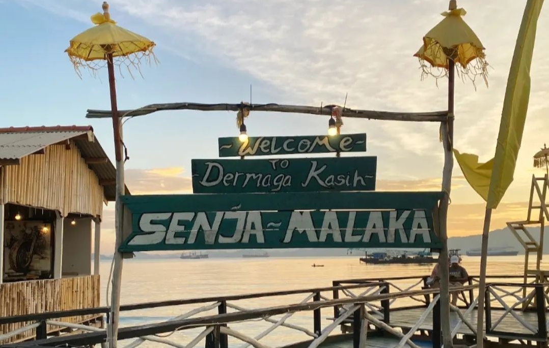 Keindahan Senja Malaka Bandar Lampung, Pesona Matahari Terbenam Sambil Kuliner Enak di Pinggir Laut