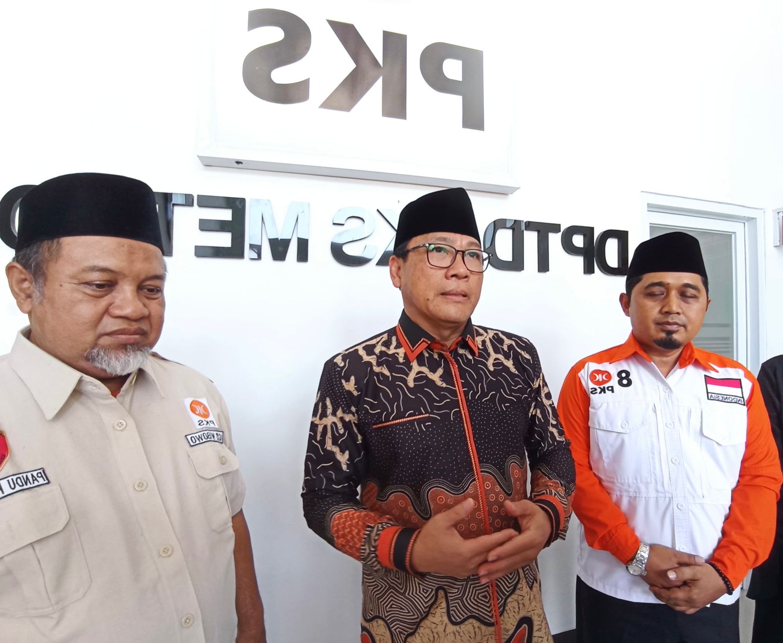 Wahdi Gandeng Mufti Salim Sebagai Wakilnya Dampingi ke Pilkada 2024