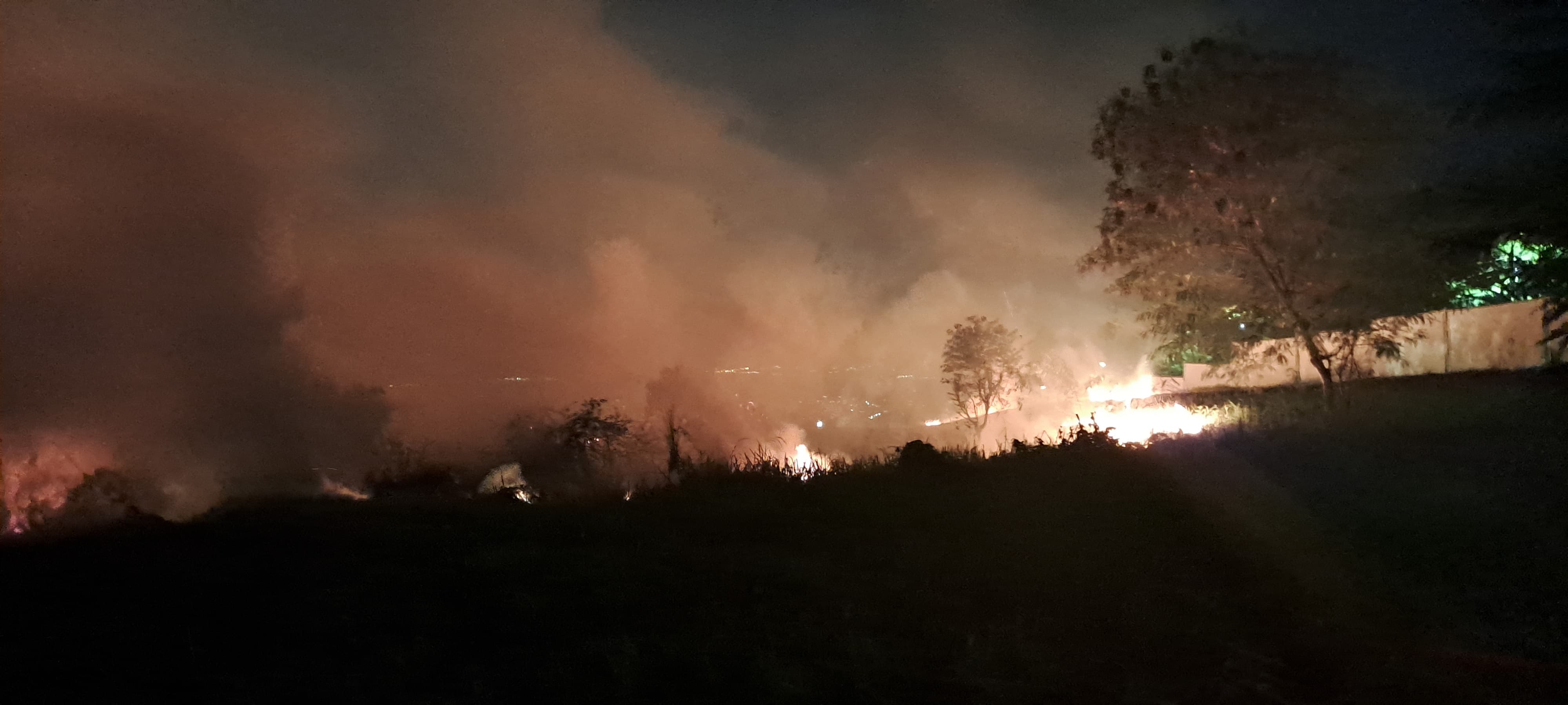 Api Super Besar, Kebakaran di Perumahan Citra Land Lampung Gegerkan Warga