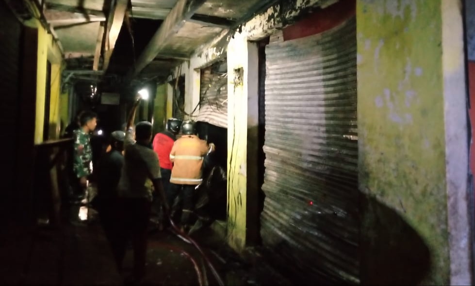 Lima Kios di Pasar Gading Rejo Pringsewu Terbakar 