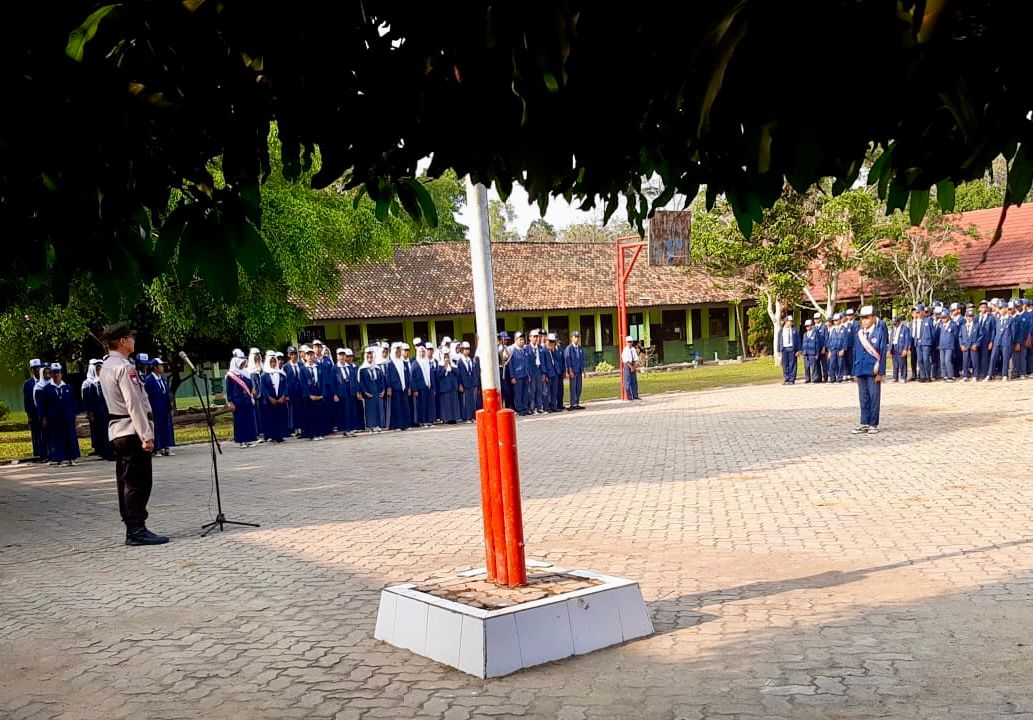 Polisi di Panggung Upacara: Gagah di Podium, Efektifkah di Lapangan?