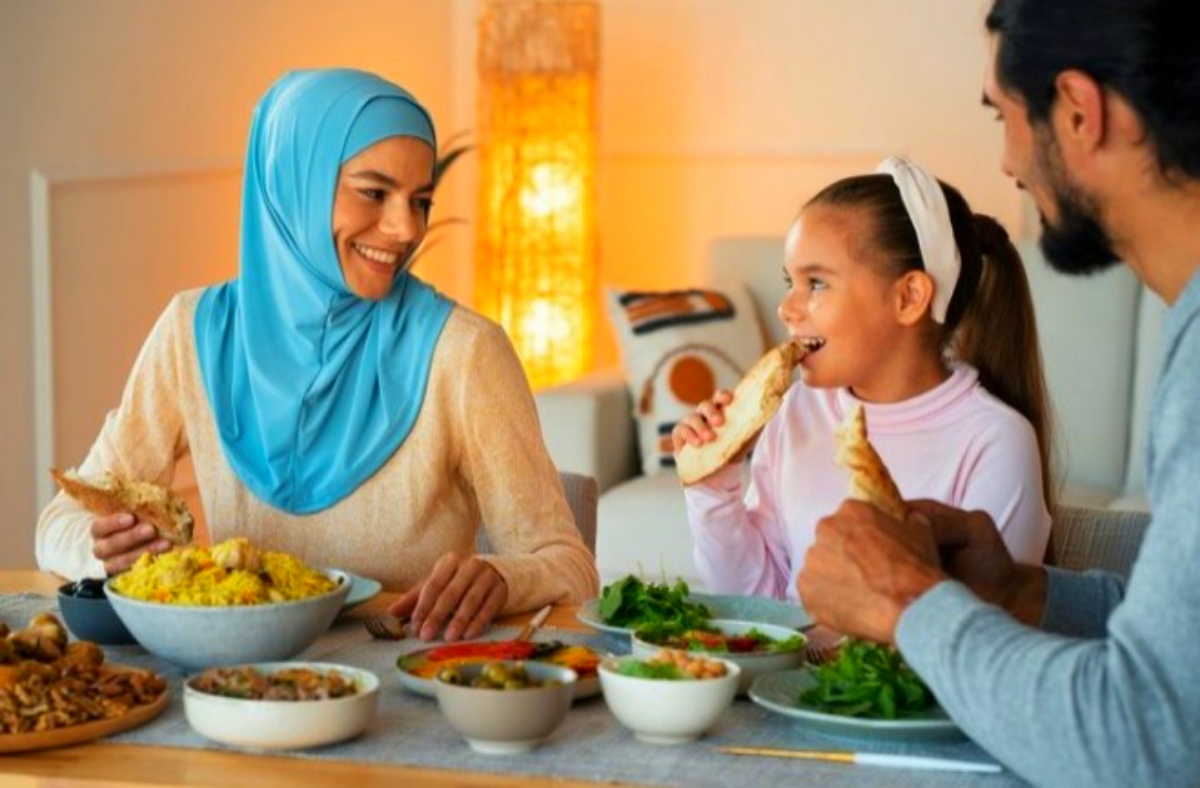 Bacaan Doa Makan yang Benar Ternyata Bukan Allahumma Baarik Lanaa? Begini Penjelasan Hadits