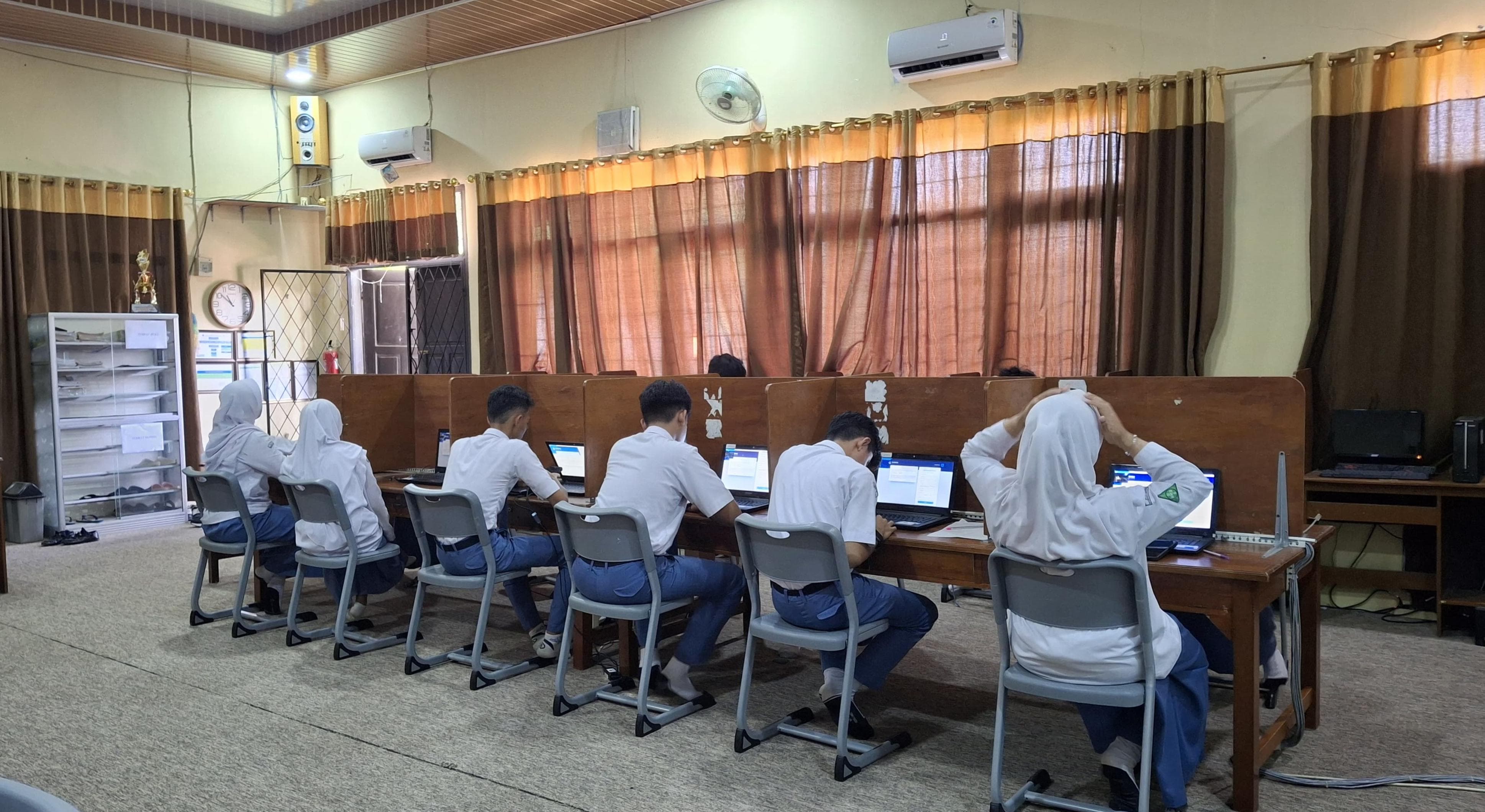 MAN 1 Bandar Lampung Jalani ANBK 2025, 45 Siswa Jadi Sampel