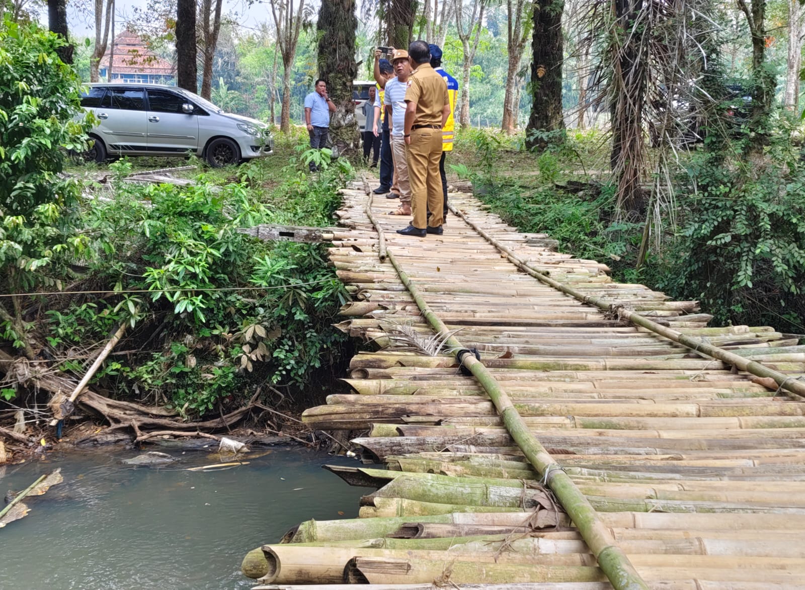 BPJN Lampung Akhirnya Melakukan Peninjauan Jembatan Bambu di Lampung Utara