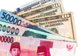 Rupiah Melemah ke Rp17.414 per Dolar AS, Tekanan Global Belum Mereda