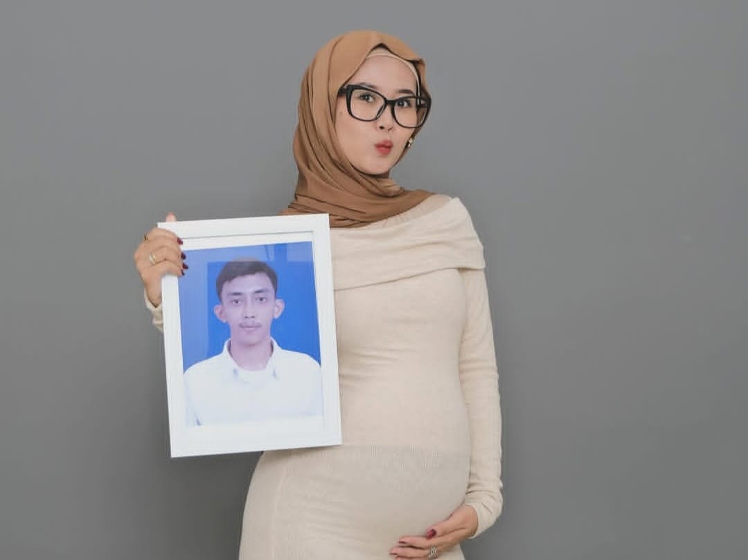 Ditinggal Wafat Suami Saat Tengah Mengandung Anak Pertama, Warganet Full Support Si Ibu Muda