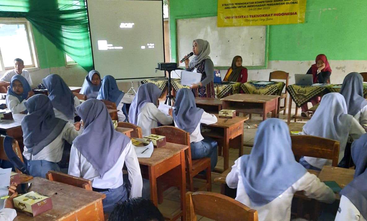 PKM Universitas Teknokrat Indonesia Sasar SMK Islam Adiluwih Pringsewu 