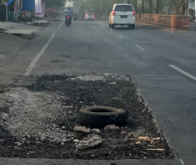 Senang Jalan di Kotabumi Diperbaki, Tapi Kondisinya Jangan Begini 