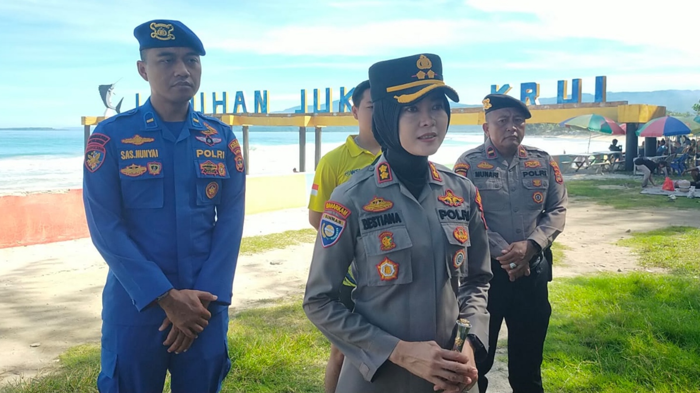 Sambut WSL Krui Pro 2025, Polres Pesisir Barat Turunkan Polisi Turis