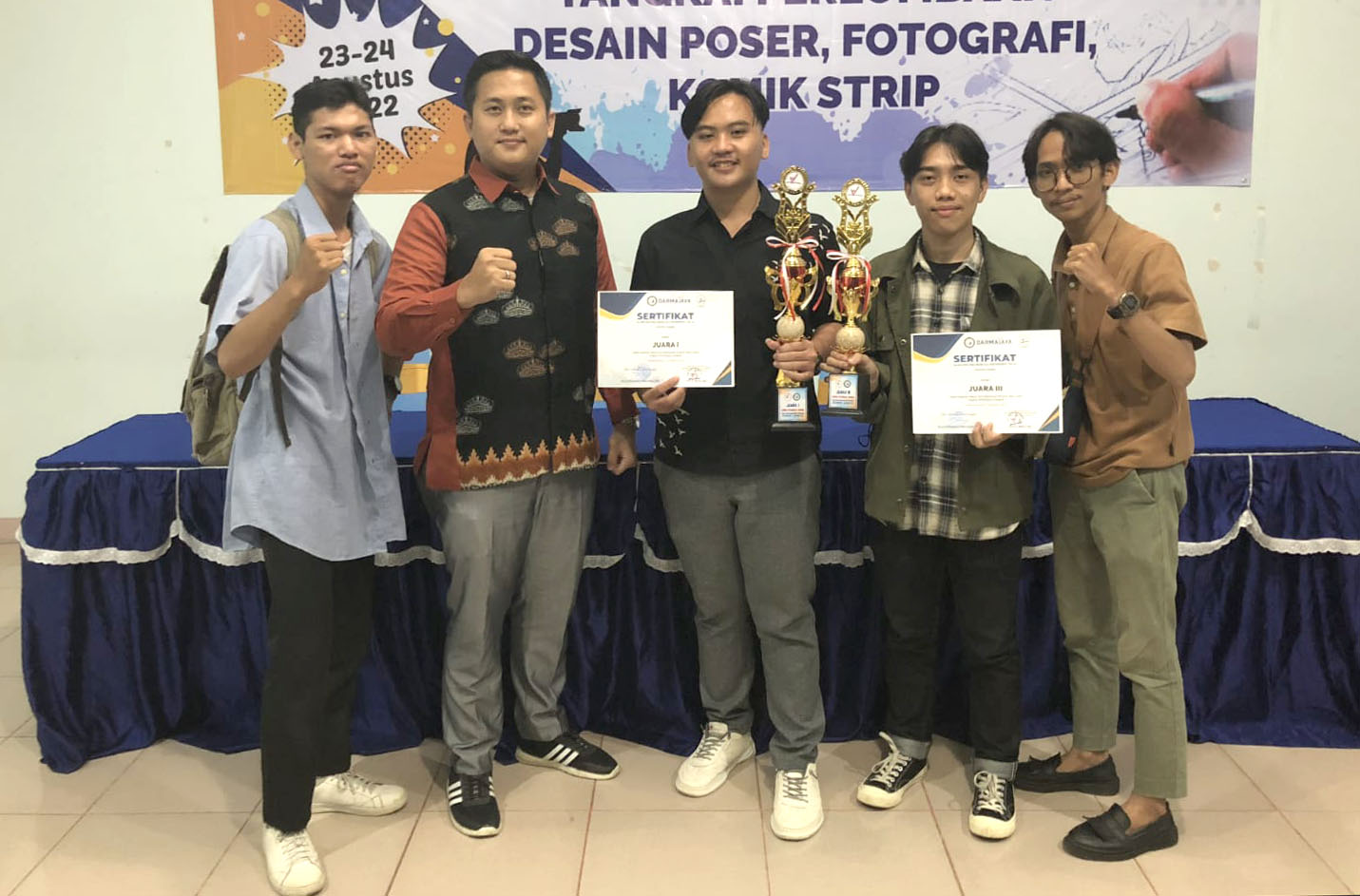 Selamat! Mahasiswa UTI Sabet Dua Juara Lomba Fotografi