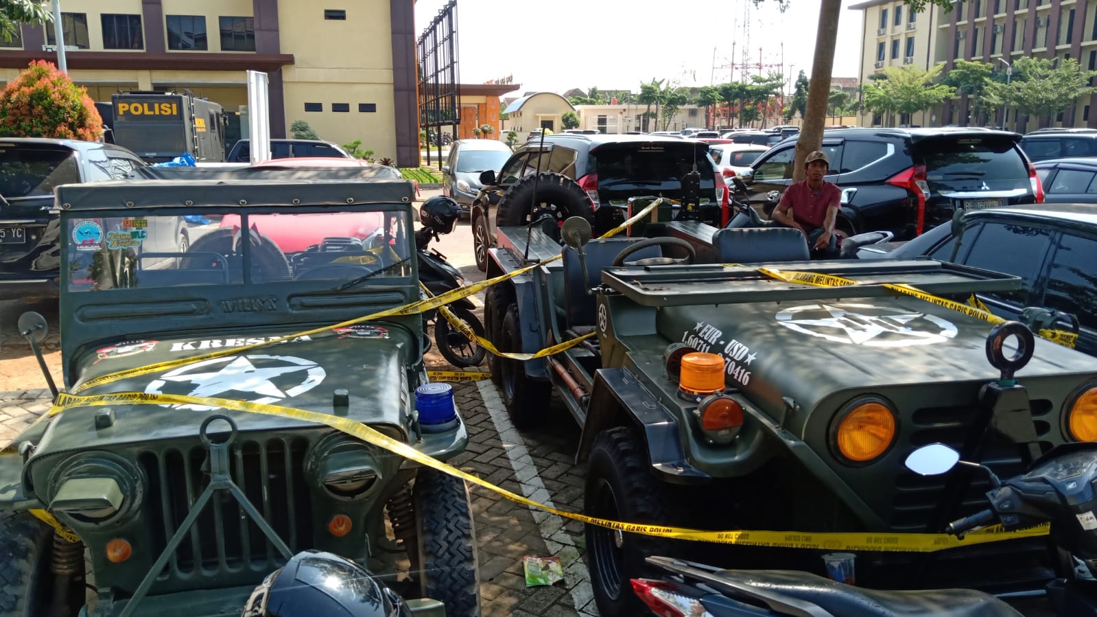 Terungkap, Jeep Perang Dunia II yang Terparkir di Mapolda Lampung Rupanya Barang Bukti Kasus Ini... 