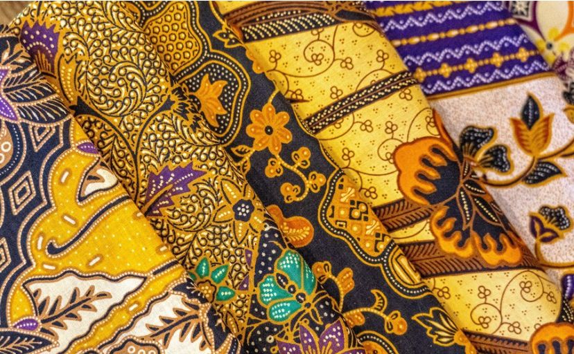 Tampil Stylish Dengan 5 Atasan Batik Wanita Modern Paling Kekinian