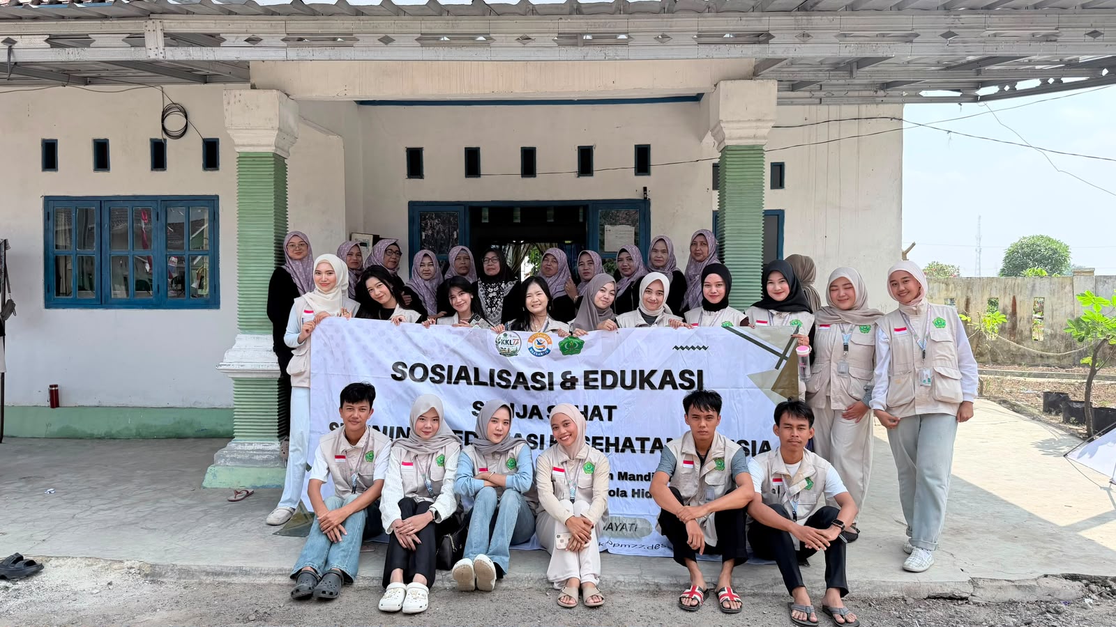 Mahasiswa KKL-PPM Universitas Malahayati Kelompok 77 Edukasi Demensia dan Skrining Kesehatan Lansia di Metro