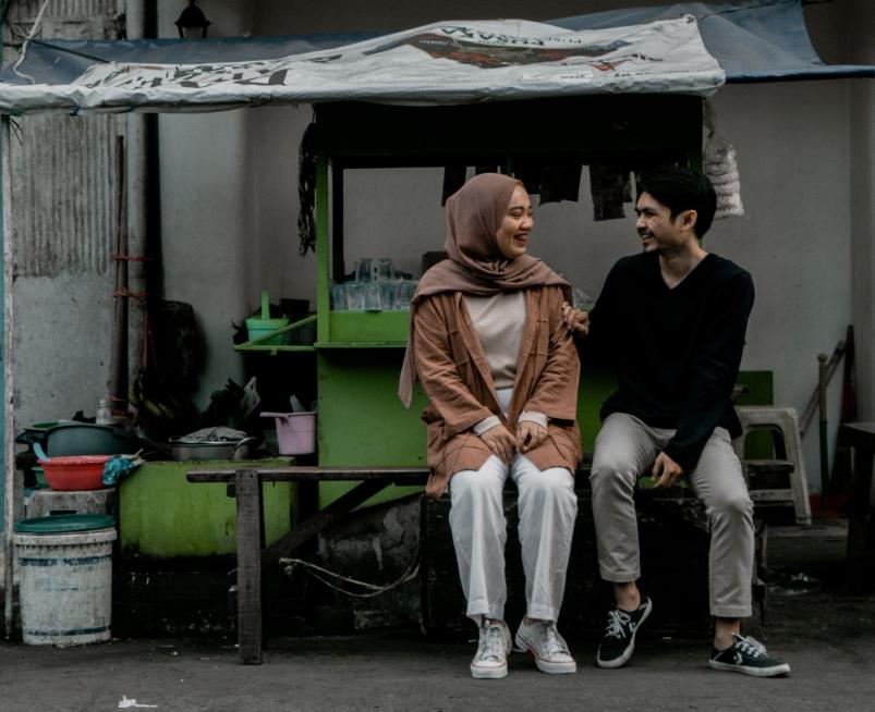 Sering Kehilangan Logika, Ini 4 Zodiak Paling 'Bucin' dan Setia, Lengkap dengan Solusinya