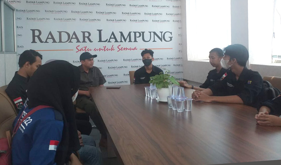 Himatemia Unila Belajar Jurnalistik ke Radar Lampung